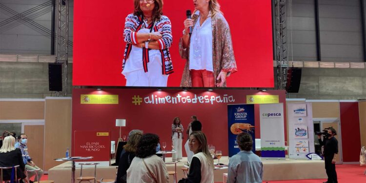 europaazul's tweet image. Los agentes pesqueros están presentes en el Salón Gourmets 2021  defendiendo el peso específico que los productos del mar tienen en la gastronomía. Su participación muestra los aspectos saludables de los productos pesqueros en una dieta equilibrada. europa-azul.es