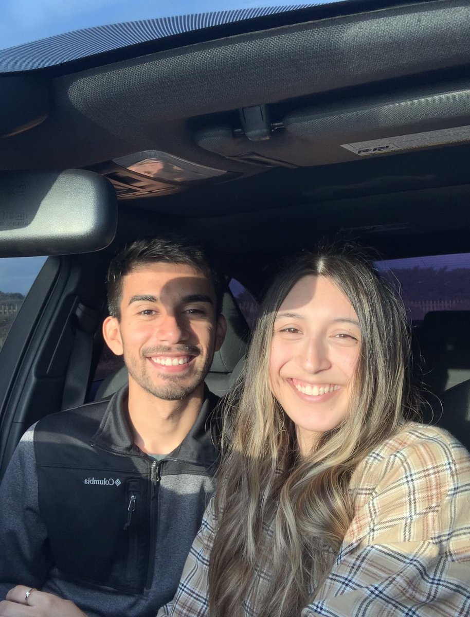 Ellissanicole's tweet photo. here’s to our second year going to the pumpkin patch together. i love you🤍 https://t.co/pYP6u7Ltof