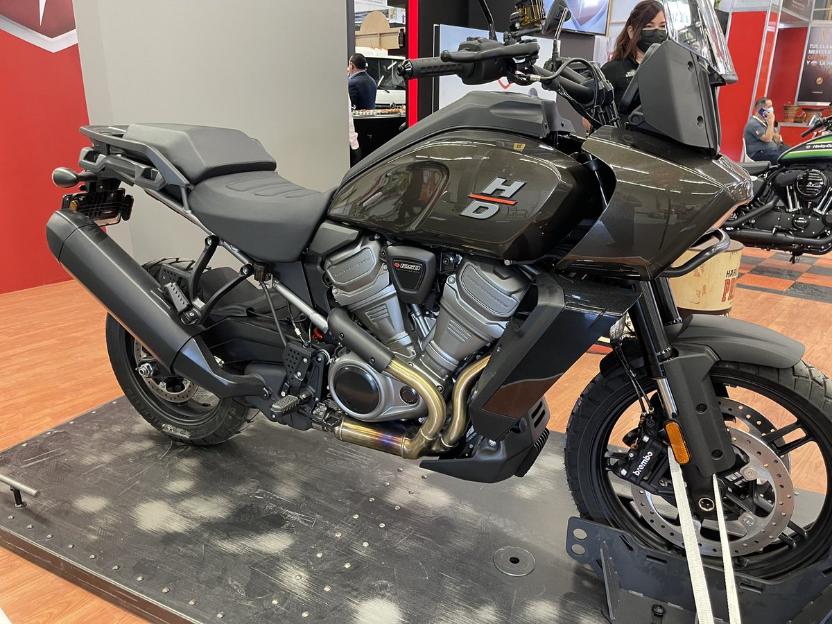 _Raul_Caballero's tweet photo. Brand new #doublepurpose #harleydavidson Nice !! US$ 23,000 https://t.co/lj4QhewOGb