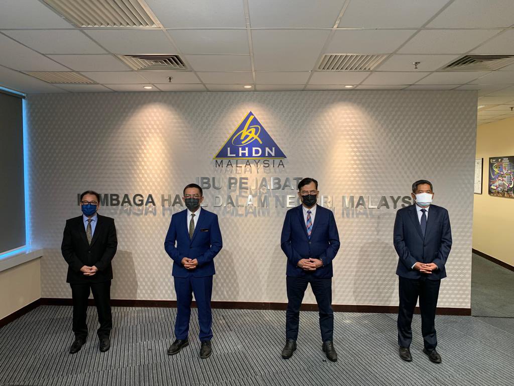 MohdNizomSairi's tweet photo. 20/10/21 - Saya menyampaikan amanat pada Perhimpunan Khas yang diadakan secara maya buat seluruh Hasilian. Harapan saya agar Hasilian terus bergerak dalam satu pasukan ke arah meningkatkan kecekapan penyampaian perkhidmatan serta mencapai visi, misi dan objektif @LHDNMofficial. https://t.co/np7hwiiPUm