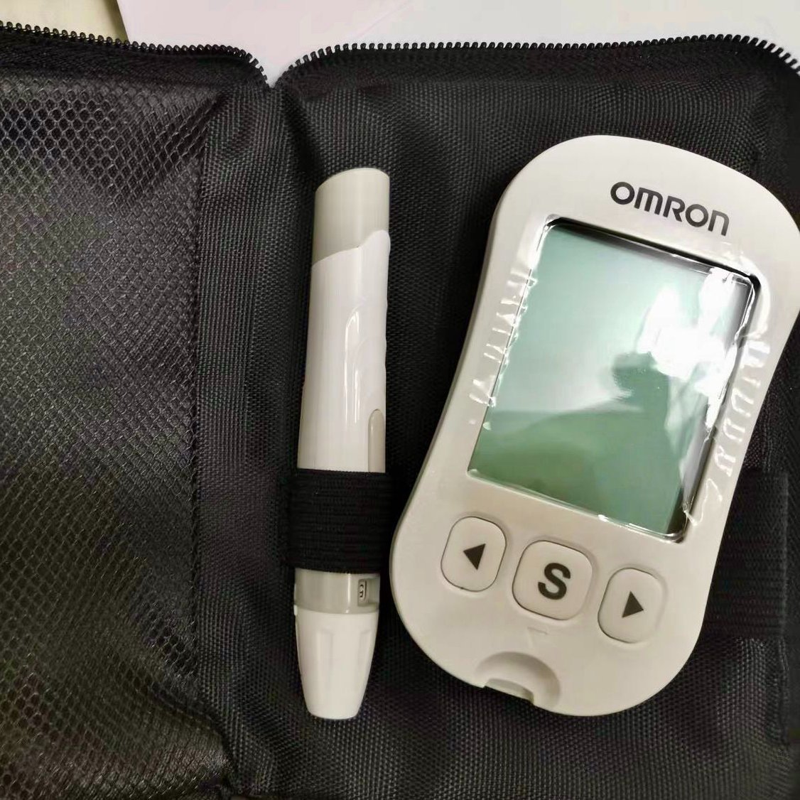 purpleooo1's tweet photo. The blood glucose monitoring instrument bought for family members can be automatically identified and tested only by inserting a test strip, and high-accuracy results can be obtained. In addition, blood glucose data can be uploaded to the APP for intelligent management. #HSBH2009 https://t.co/J3RQ1t0qA9
