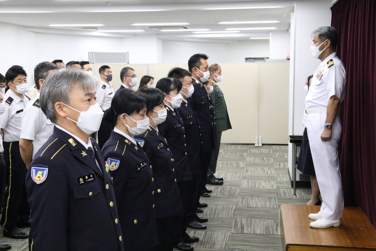 自衛隊神奈川地方協力本部 S Tweet 先日 精勤章 及び 第5級賞詞 授与式を実施したにゃ ゚w゚ ノ みんな仕事を頑張ってるけど特に頑張ってる人に授与れるものにゃ W 精勤章は腕に線が増えて第5級賞詞は胸にバッジが増えるにゃ W ノ 神奈川 自衛隊 自衛隊神奈川地方協力本部 S Tweet 先日 精勤章 及び 第5級賞詞 授与式を実施したにゃ ゚w゚ ノ みんな仕事を頑張ってるけど特に頑張ってる人に授与れるものにゃ W 精勤章は腕に線が増えて第5級賞詞は胸にバッジが増えるにゃ W ノ 神奈川 自衛隊