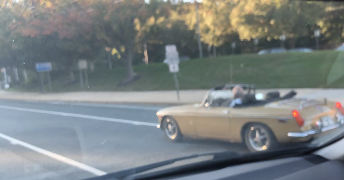 Jamwal271's tweet image. #Vowed to remain 
wedded to the vintage car
he adores

#PenYourTen