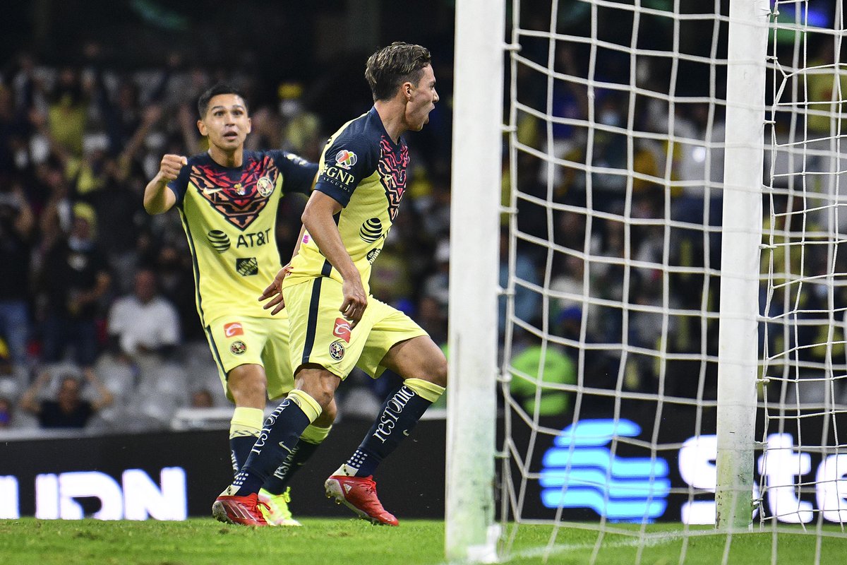 Cordovar97's tweet photo. Hace frío en la cima 🥶 @ClubAmerica #cordova #SC10 https://t.co/OLM4gVh8Oc