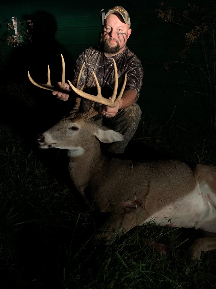 KYBoneCollector's tweet photo. Let me get a holler back for dropping this Kentucky 10 tonight! @BoogerBottom @tboneoutdoors @nickmundt @RedArrowTV https://t.co/0fKwlPkeS7
