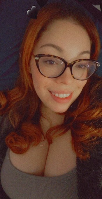 Happy titty Tuesday! Doesn't my cleavage look so snuggly? 🤗 https://t.co/c5K7RRRmrR<a href="/tag/pawg"class="tags"><span>#pawg</span></a><a href="/tag/swingers"class="tags"><span>#swingers</span></a><a href="/tag/fullswap"class="tags"><span>#fullswap</span></a>