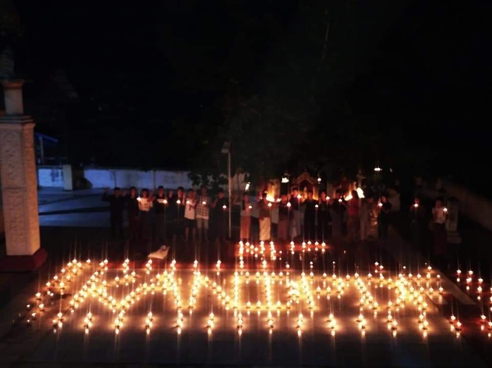 m_krl1's tweet photo. Sagaing’s #Kani People’s Defense Force held Spring Revolution candlelights night strike to show their support to  @NUGMyanmar as well as their against to military regime last night(Oct19).They also joined “Revolutionary #Thadingyut, Candlelight”Campaign.
#WhatsHappeningInMyanmar https://t.co/LHgjrY0Euf