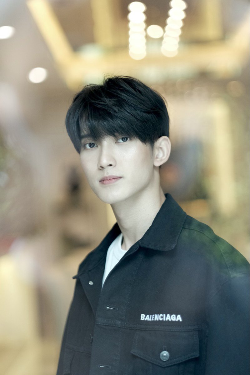 Sixsuperstars's tweet photo. @firstfh5 🧡🌟 #First_Chalongrat #FirstLoveIsU #รักแรกของเฟริสท์ https://t.co/0QzqKZggKj