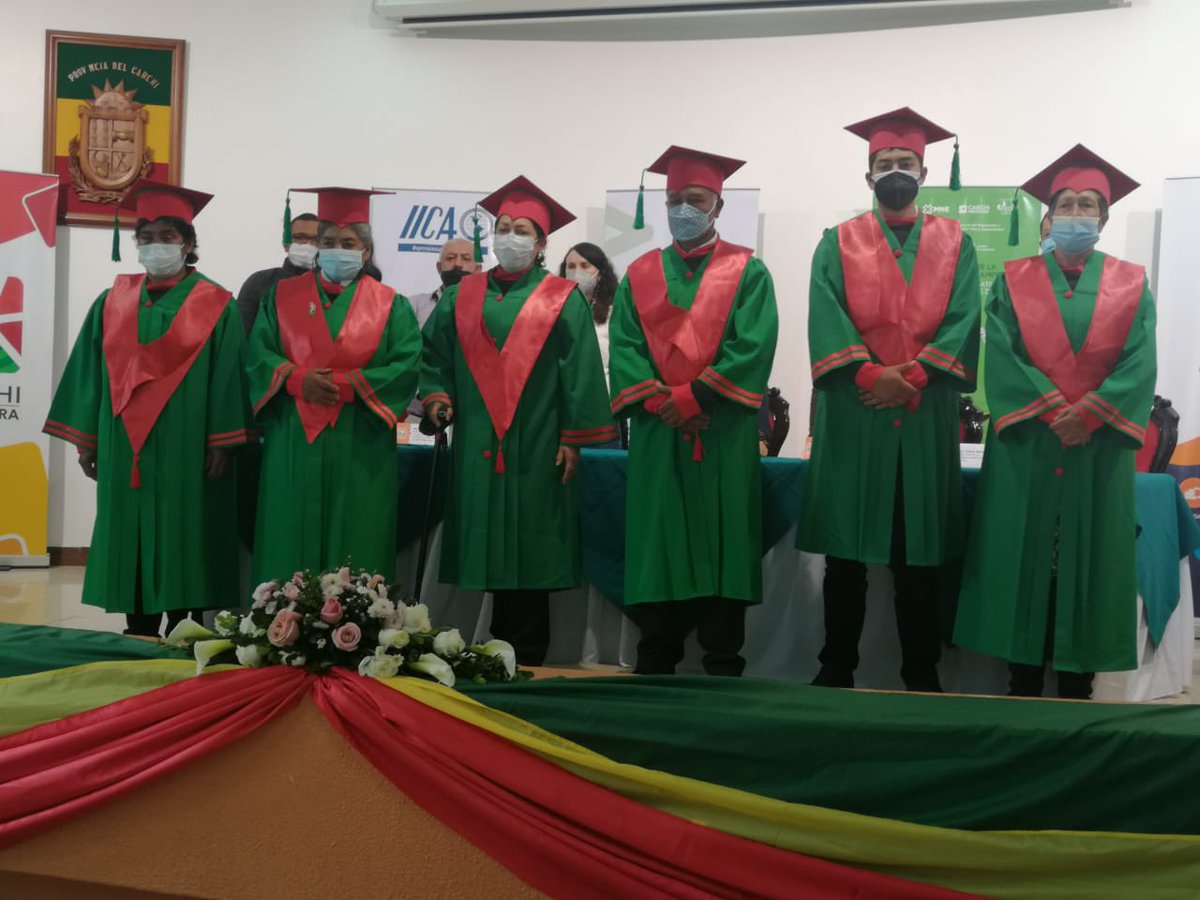 mbaquer's tweet photo. #ProyectoSelloAFC durante una emotiva ceremonia se graduaron de las Comunidades de Aprendizaje en Agricultura Sostenible 60 productores de las organizaciones PRODUCAMPO y Acción Taya en Carchi. @AgriculturaEc @IICAEcuador @FIEDSprograma @mne2019 @AgrocalidadEC @IICAnoticias https://t.co/3VA6nT9sxL