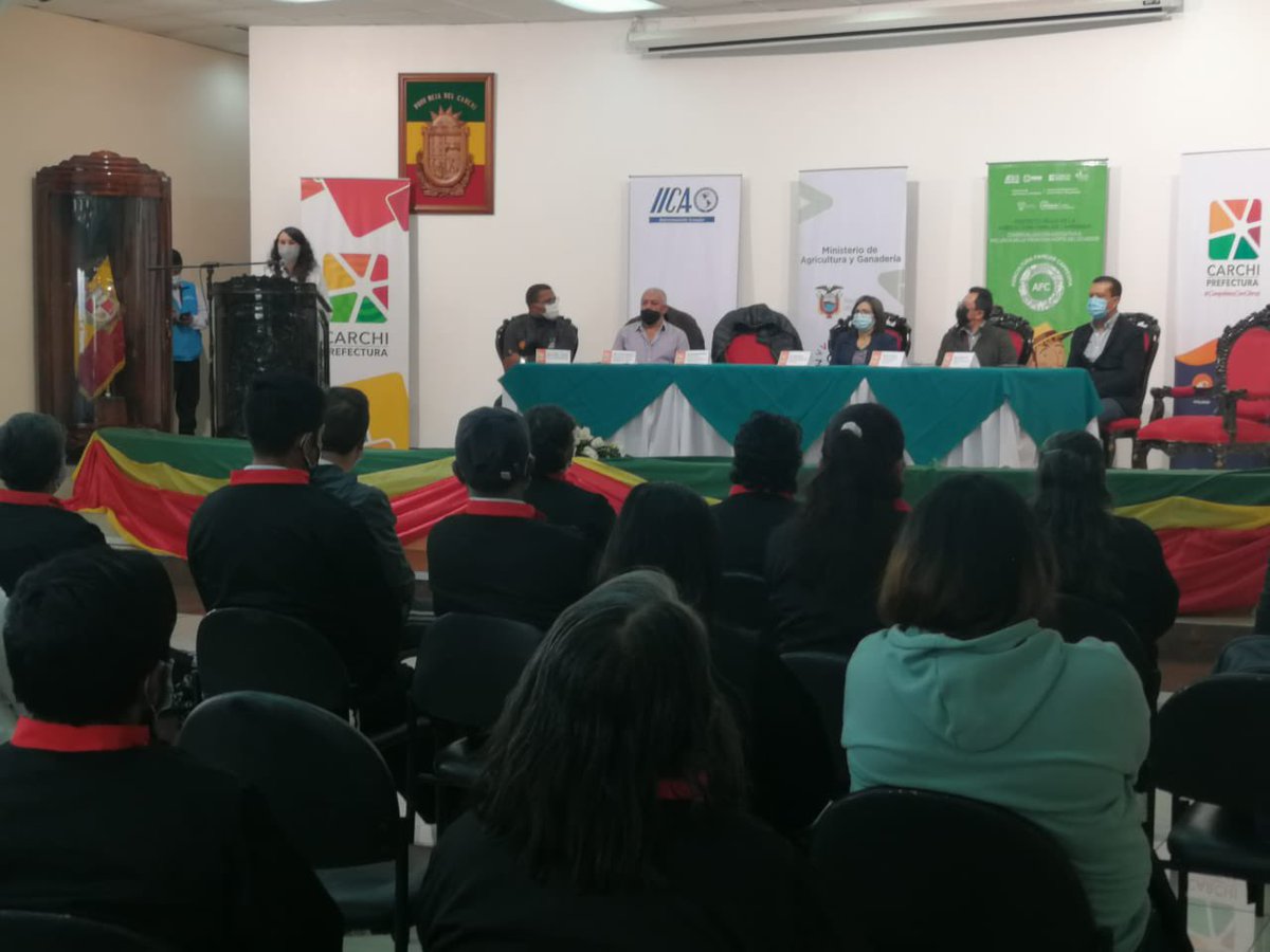 mbaquer's tweet photo. #ProyectoSelloAFC durante una emotiva ceremonia se graduaron de las Comunidades de Aprendizaje en Agricultura Sostenible 60 productores de las organizaciones PRODUCAMPO y Acción Taya en Carchi. @AgriculturaEc @IICAEcuador @FIEDSprograma @mne2019 @AgrocalidadEC @IICAnoticias https://t.co/3VA6nT9sxL