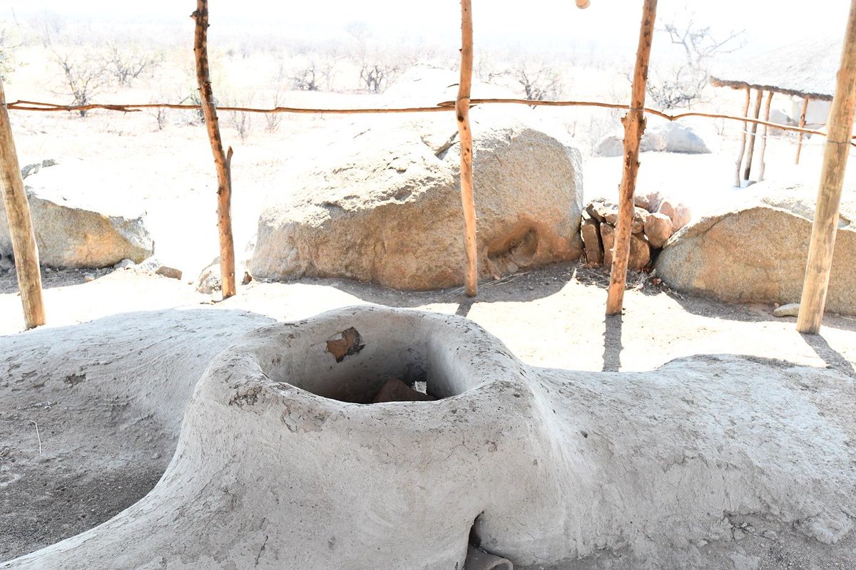 golimpopo's tweet photo. Masorini Hill, situated about 11km from the Phalaborwa gate was inhabited by the Baphalaborwa people who were Northern Sotho. Evidence of high-intensity iron smelting can still be seen at this site. Iron smelting and forging made Baphalaborwa successful traders. 

📸 🖊️@SANParks https://t.co/PknhyfNmk4