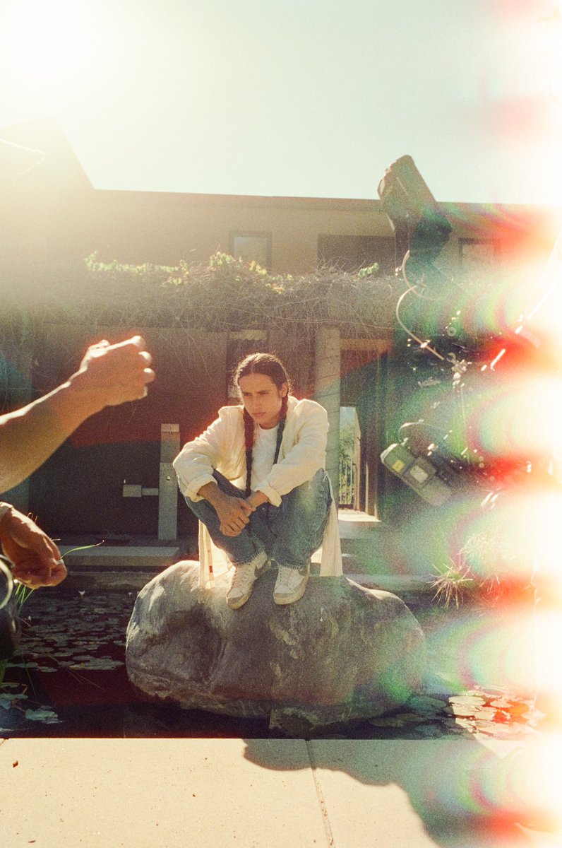 indigenaio's tweet photo. BTS of our collaboration with @Anahuacalmecac @xiuhtezcatl and @LEVIS 

Production by @paranoiiaprod @paulandwilliams 

Fotos: @Josue_Foto 

#IndigenousJoy #35mmFilm #Collaboration #CommunityMade https://t.co/y5eO07zie0