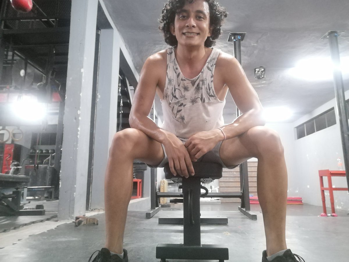 Ozkrgtz16's tweet photo. Lo disfruto tanto... #CrossFit #burpeefactory #WOD #crossfitero #colocho https://t.co/ESAcL61AxX