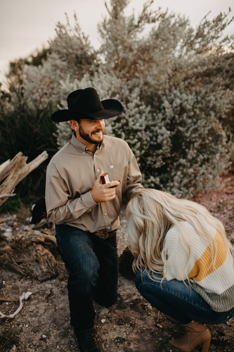 MaciNichole123's tweet photo. Mrs Robertson has a nice ring to it 🥺🤍 https://t.co/fTR4bKOsyb