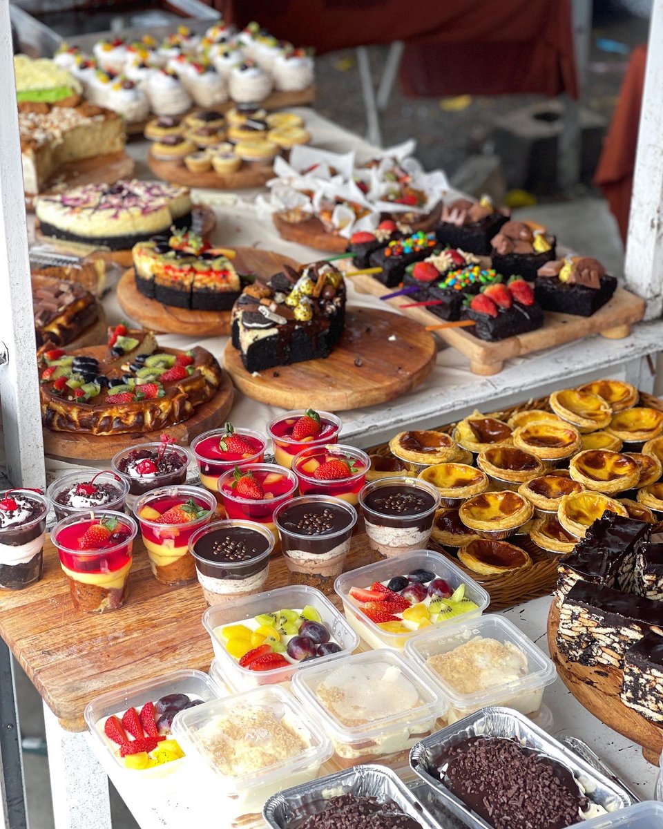 aidairadia's tweet photo. Assalamualaikum anak perantau Kedah dah boleh rentas ni jemput la singgah Warung Dessert Cikda dekat Taman Sri Tanjung Sg Layar SP. Waktu niaga  7.30pagi -12.30 tghhari. Cuti setiap hari Rabu tau. Mntk tolong rt rezeki cikda. Thank you semua 🙏🏿🙏🏿🙏🏿 #dessertcikda #sungaipetani https://t.co/kI3uEGCeqt