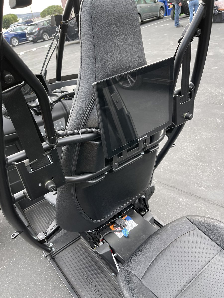 @factionmoto @StaflSystems @arcimoto @nardopolo Interesting look at an Autonomous FUV with cameras. Collab between Faction Moto, Stafl Systems, and Arcimoto.  Mark told me autonomy was his intention from Day 1 for Arcimoto.