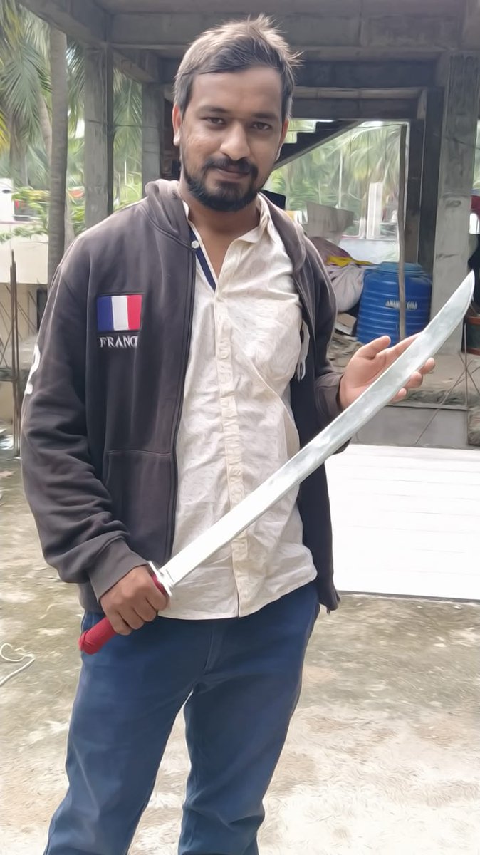 RootsOfVarmas's tweet photo. Love towards Sword's Never Dies 🗡️🗡️🗡️😍😍😍
Jai #Agnikulakshatriya 🔥⚔️
#Vannikulakshatriya #Vahnikulakshatriya
#Travancorekshatriya #Varma #Naicker #Vanniyar #Thigala #Pallava #Chola #Pandya #Chera #Chalukya #Kalinga #Agnikalasam #Rajput #Rajputana #PMK #AndhraPMK #TeluguPMK https://t.co/HxZOnf0Mtv