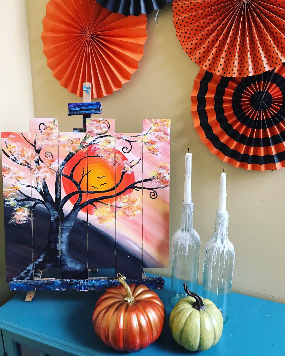 PWATJax's tweet photo. Fall at #TWISTJAX! 🎃🍷✨ https://t.co/QzcWCJhjLH