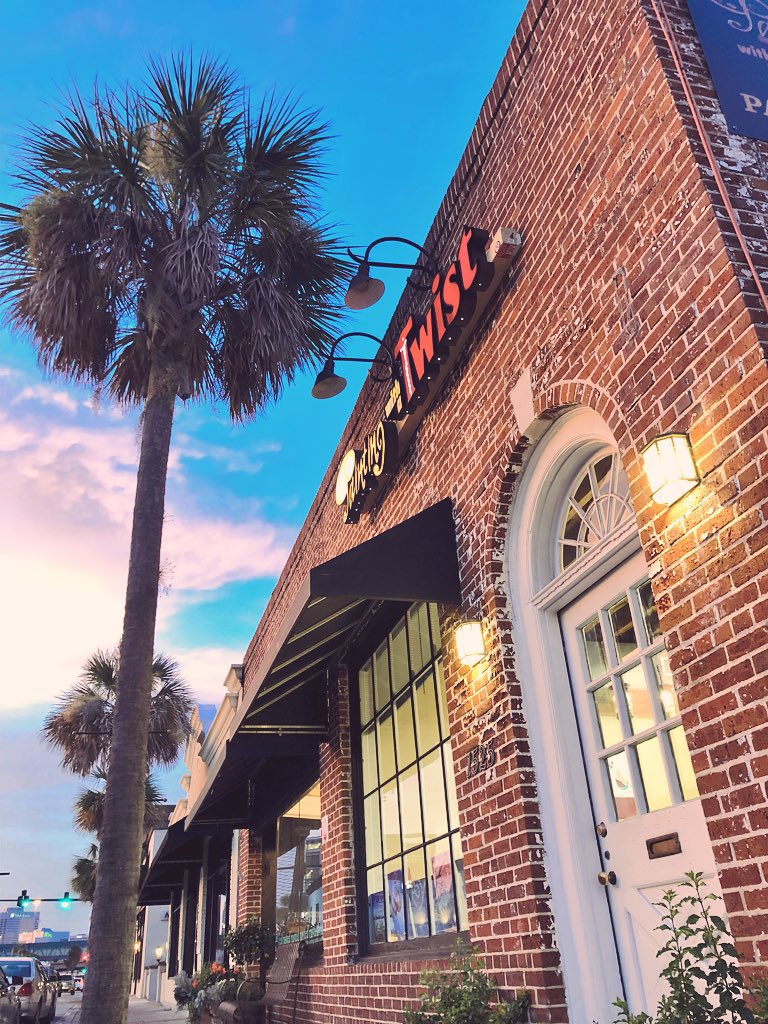 PWATJax's tweet photo. Fall at #TWISTJAX! 🎃🍷✨ https://t.co/QzcWCJhjLH