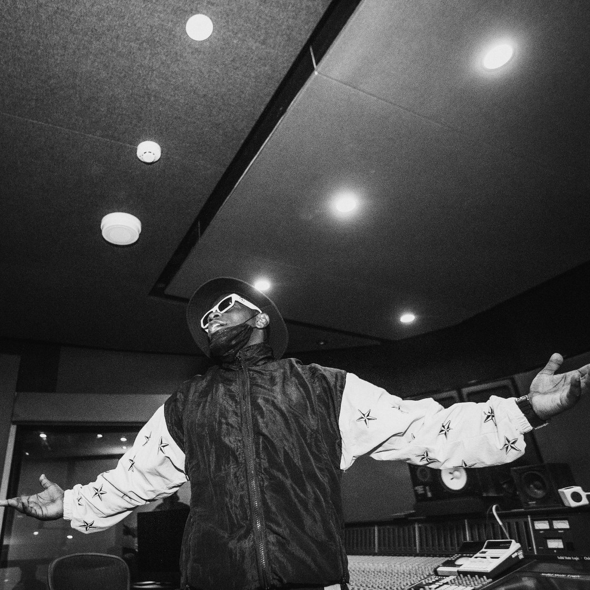 Swing by for a big new local music injection including a first play of <a href="/spacely2ill/">Lil Spacely</a> + new Fergus James, <a href="/sparrowstunes/">Sparrows</a>, Velvet Bloom and you'll meet <a href="/iiiconic/">けん</a> on 60 Secs With... 💚