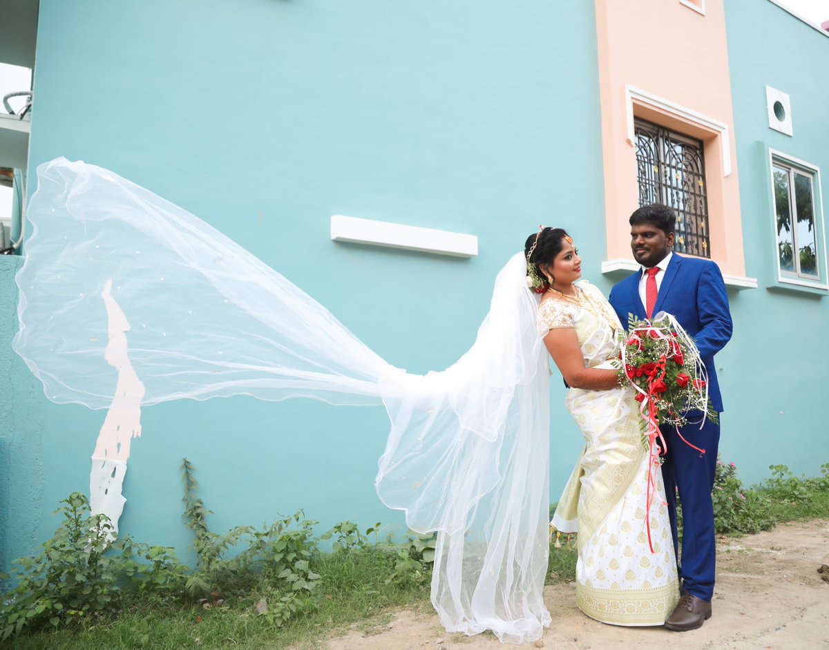 jjstills's tweet photo. Better to put your heart on the line, risk everything, and walk away with nothing than play it safe. Love is a lot of things, but 'safe' isn’t one of them.♥️♥️

Do not forget to book us on your special day! 

For booking reach out : 
9840683307 / 9444929307

#jjstills https://t.co/HlQ7hu7crj