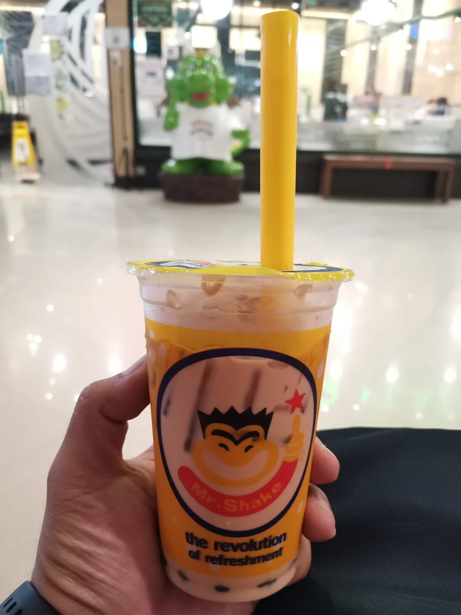 size_xl15012021's tweet photo. ตั้งแต่เรียนป.ตรี จบป.โท และจนถึงทุกวันนี้ #MrShake ก็ยังเป็นชานม 1 เดียวในใจ ไม่เคยเปลี่ยนแปลง 😋 https://t.co/cqcdo7gQ5c