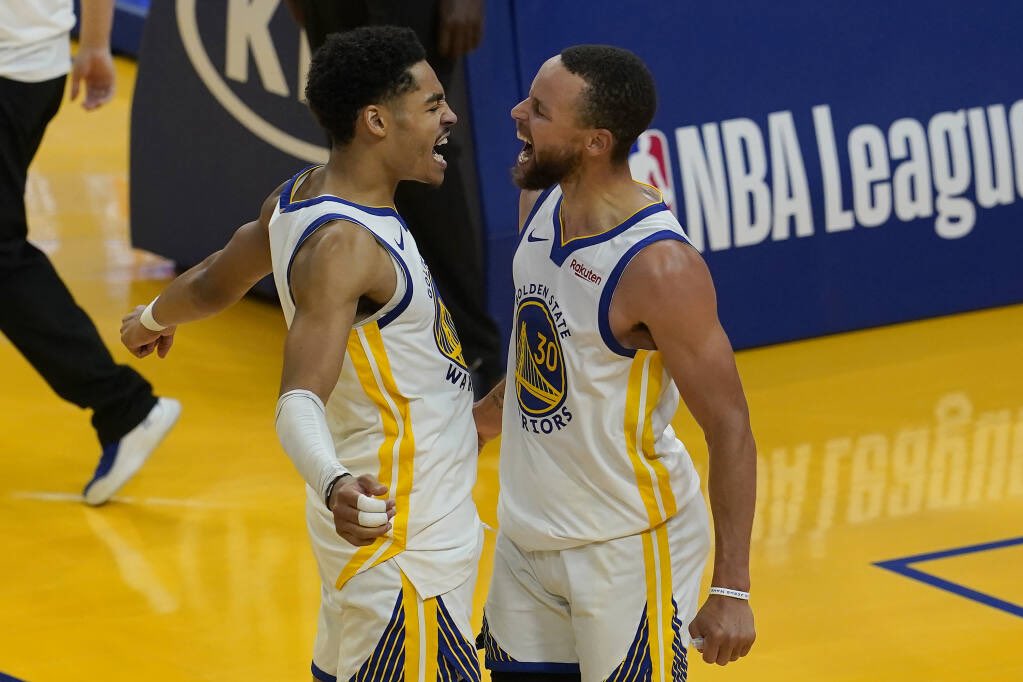 overtime's tweet photo. WARRIORS BEAT LAKERS 🚨

Steph: 21 PTS | 10 REB | 10 AST
Poole: 20 PTS | 4 3PT | 3 AST
Bjelica: 15 PTS | 85% FG | 11 REB

Golden State had SIX players with double-digit points 😳 https://t.co/frmJH77woG