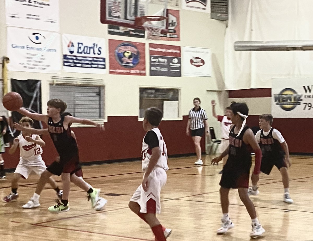 Franchise2030's tweet photo. Won our first Premier League 🏀 game 29-20 despite missing most of our layups. We got room for improvement but our Defense and tenacity is 🔥. #wreckemu #ua @wreckemu https://t.co/aWL2CGwf2u
