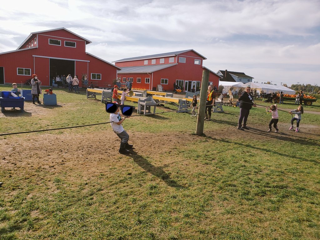 JGillmpsd's tweet photo. Such an amazing experience to take our students to @laitypumpkinpatch
The smiles, the learning,and the excitement was endless. A true example that education has no borders. Thankful for our volunteers and amazing weather. #lovefieldtrips #pumpkinpatch
#outdoorlearning https://t.co/EntlkW3BVT