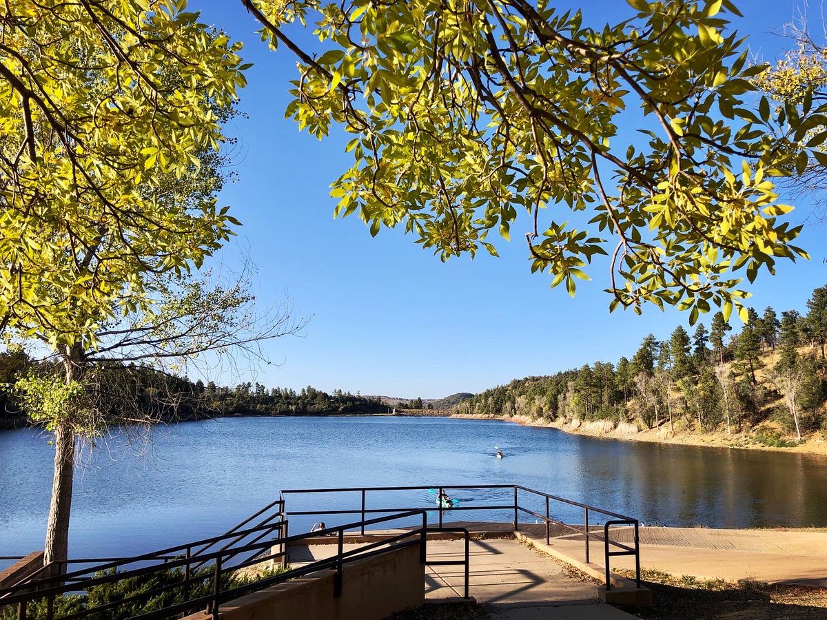 NearAndFarAZ's tweet photo. A bit of October technicolor at Lynx Lake.ππΎπ #PrescottAZ @PrescottNF #LynxLake #FallColors #ArizonaFallColors https://t.co/IlbZJT0je9