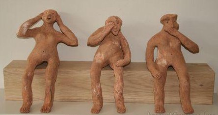 Praat praat over misbruikschandalen. In dit geval over de Katholieke Kerk. Omdat de Kerk de bestrijding van het seksueel misbruik liever in eigen hand hield, werd politie meestal ook niet ingeschakeld en was sprake van geheimhouding.