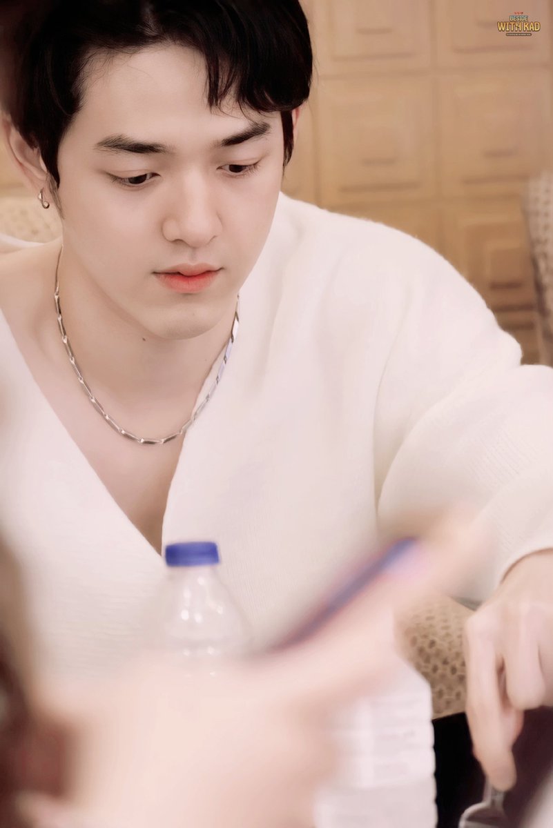 BesidewithKad's tweet photo. 20210403 BeMyBonus 2rd Birthday Fanmeeting
“สวัสดียามเที่ยงค้าบหม่ามี๊
อย่าลืมทานข้าวกันนะคับ”
#BeMyBonus
#กาดไม่ใช่การ์ด
#BesidewithKad https://t.co/cpH4jGMYfZ