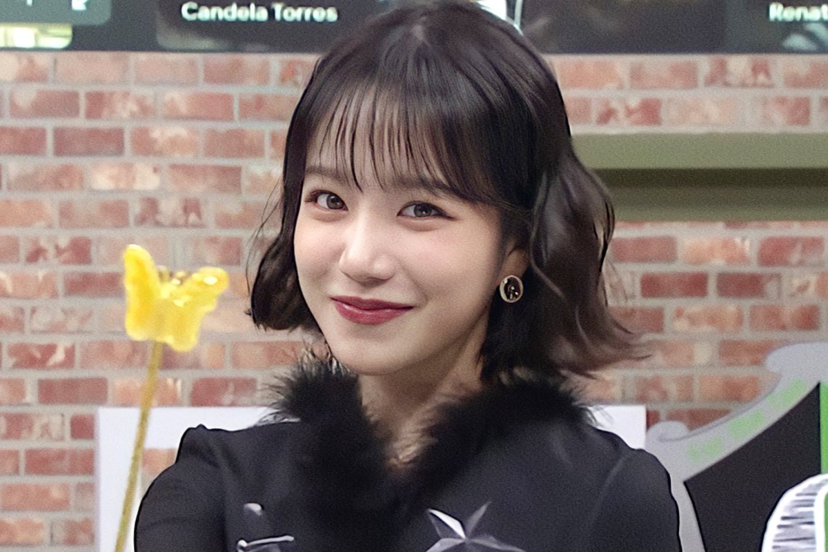 😘🦋🖤

#JOYURI #YURI #조유리 #유리 #チョユリ