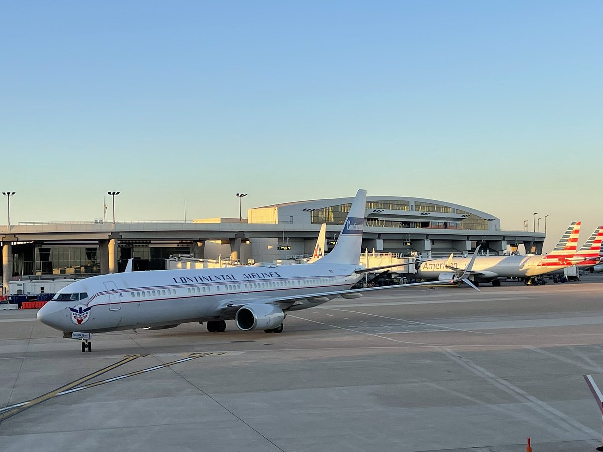 JimmyNaawin867's tweet photo. Retro livery for #teamDFW #UnitedTogether #retrolivery https://t.co/6uZWlsxTgP