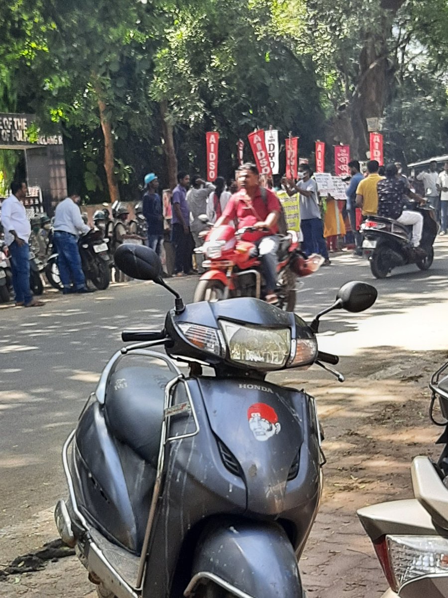 drmarndi12's tweet photo. @rnnayak143 @News18Odia @WomenintheWorld @womensmediacntr @womensmarch @News18Swagatika @NFNMedia Only this much people in bolangir concerned about so called crime against womens......so called corrupt ministers and silent government......nothing will happen in this land ...no justice..no resignation..no statement from government above all not visible protest😂😂😂😂😂 https://t.co/ZrpHgSS4Tf