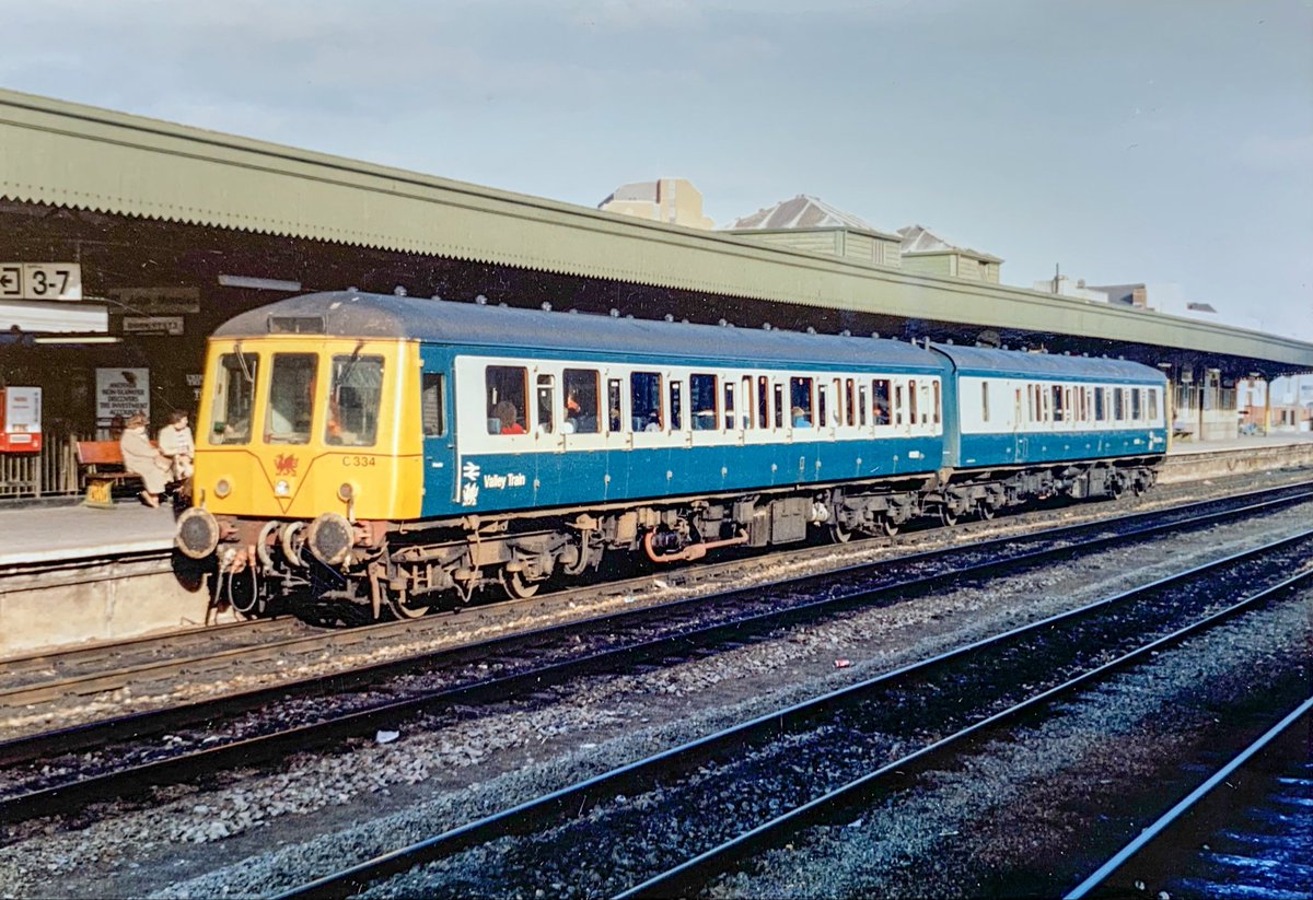 miles_chains's tweet image. Class 116 Derby Suburban unit, C334 (51139 &amp;amp; 51152) pictured here at Cardiff Central on a Valley Lines service. #Class116 #DMU #CardiffCentral #Trainspotting