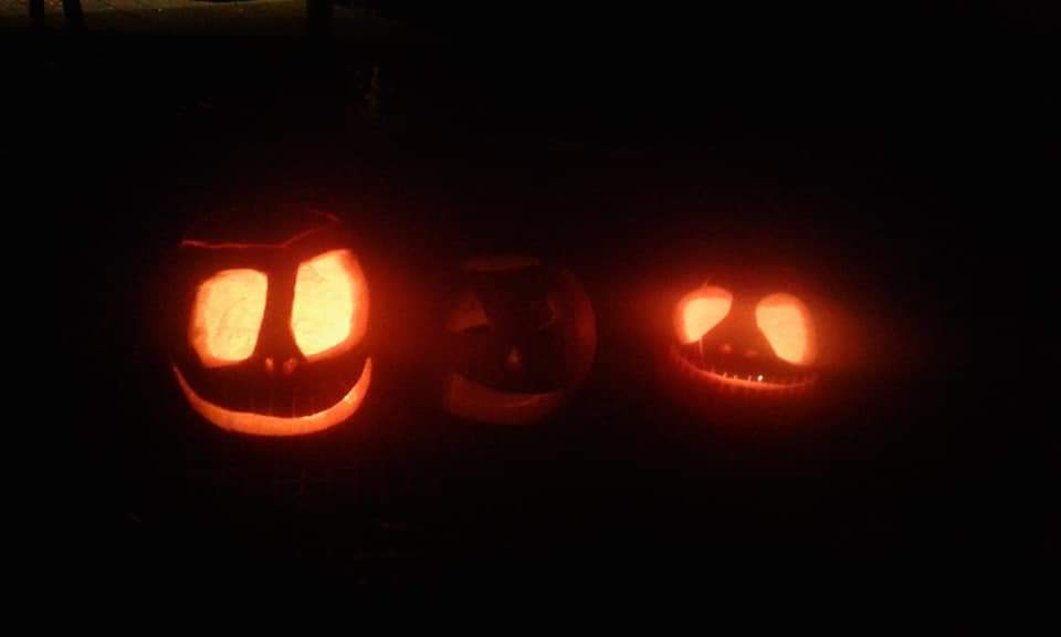 1stFSG's tweet photo. Pioneer Troop had a pumpkin carving evening yesterday. It was great to see everyone concentrating on their own design while also keeping an eye on, and helping if needed, the younger members. -MK https://t.co/yvlBVbJhDk