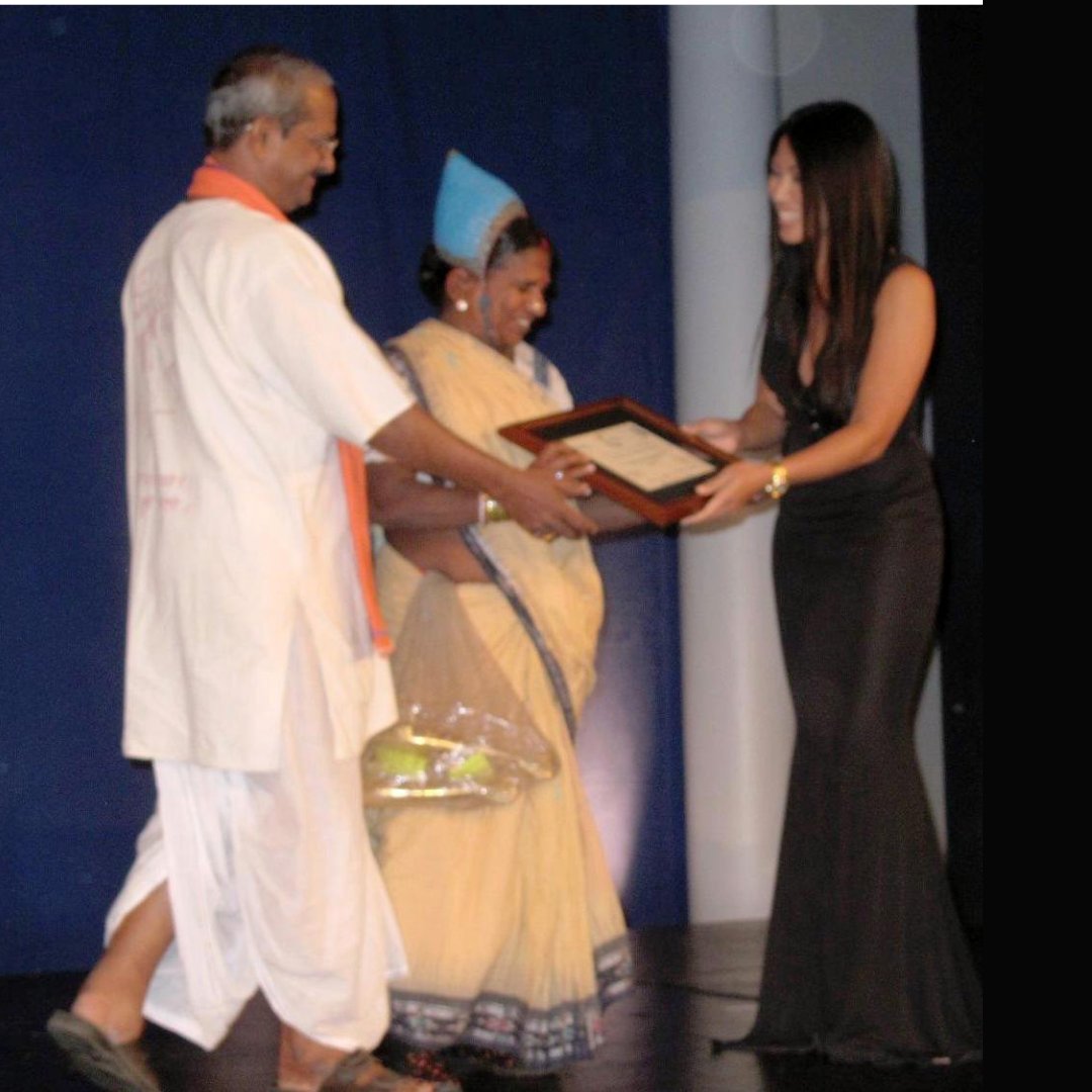 Ms. B. Chittamma, former President, Samudram Marine Fisherwomen’s Federation, passed away on Oct 10 from health complications. Winner of UN Equator Initiative Award in 2010 & Godfrey Phillips Bravery Award in 2011, she was a courageous voice of her community & of fisherwomen

1/6