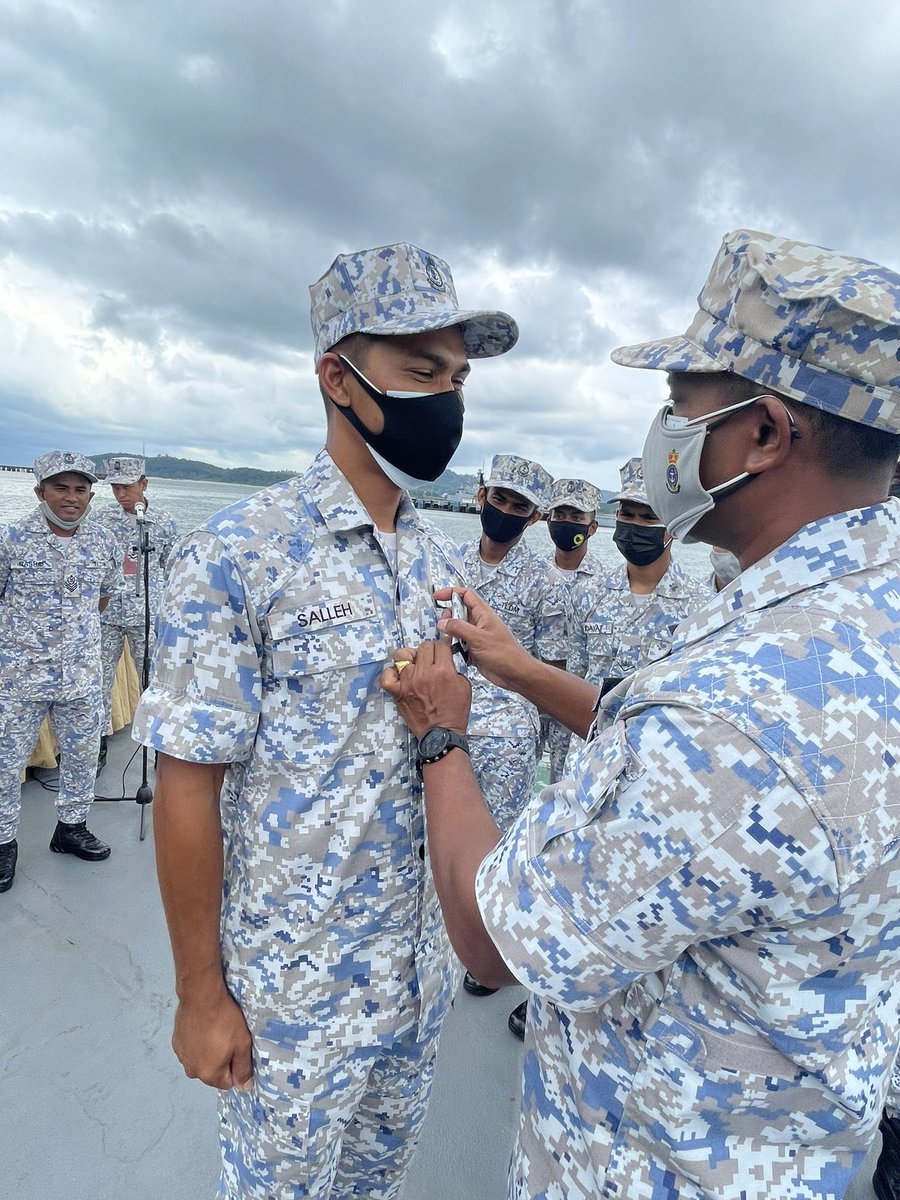 Majlis pemakaian pangkat dan penghargaan warga yang akan bertukar keluar. Syabas dan Tahniah kepada P/PW I TLR Salleh & P/BK PWP Norhesam di atas kenaikan pangkat. Kepada yang bertukar keluar, semoga terus maju jaya dan sentiasa membawa nama baik KD LAKSAMANA TUN ABDUL JAMIL.