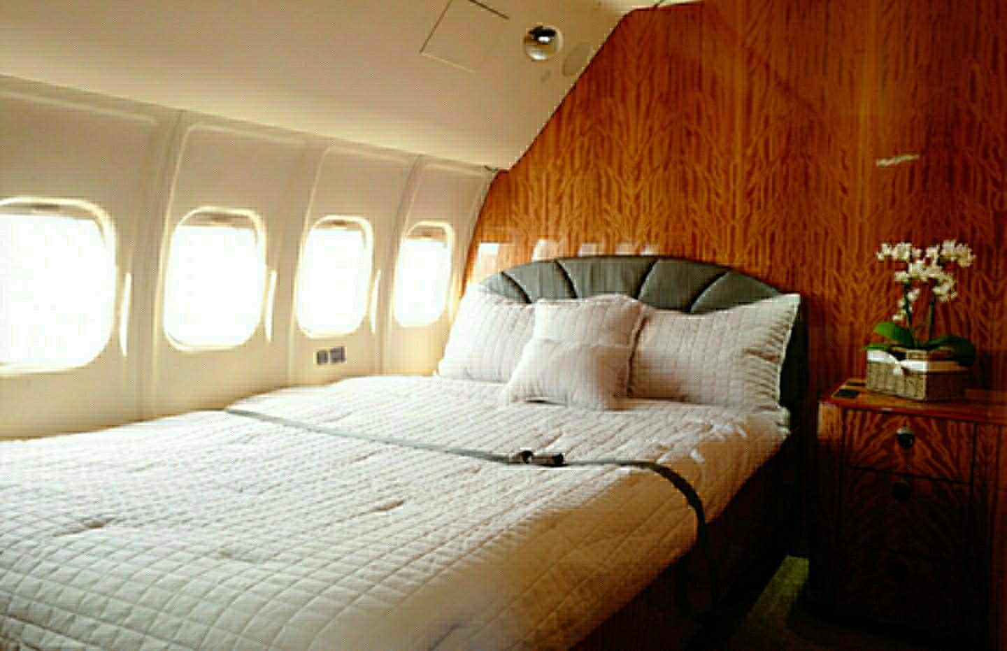 FCHw1YHVEAALGQc?format=jpg&name=large