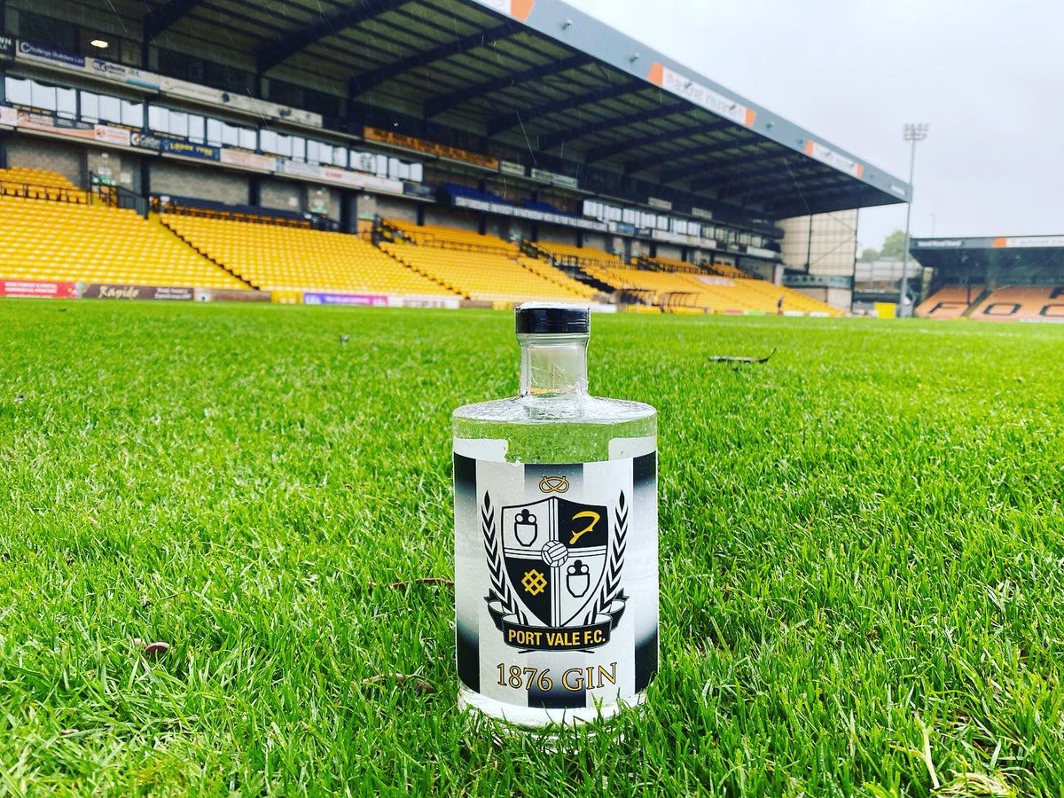 WinRivSpirits's tweet photo. Second delivery of 1876 Gin made to the club shop yesterday. 👍

Shout out to @OfficialPVFC for sorting access into the ground…..couldn’t miss the photo opportunity, cheers….⚽️

#UTV
#PVFC
#1876PVFCGIN
#WINDINGRIVER
#WINRIVDISTILLERY

⚫️⚪️ https://t.co/vtvdrL5i7c