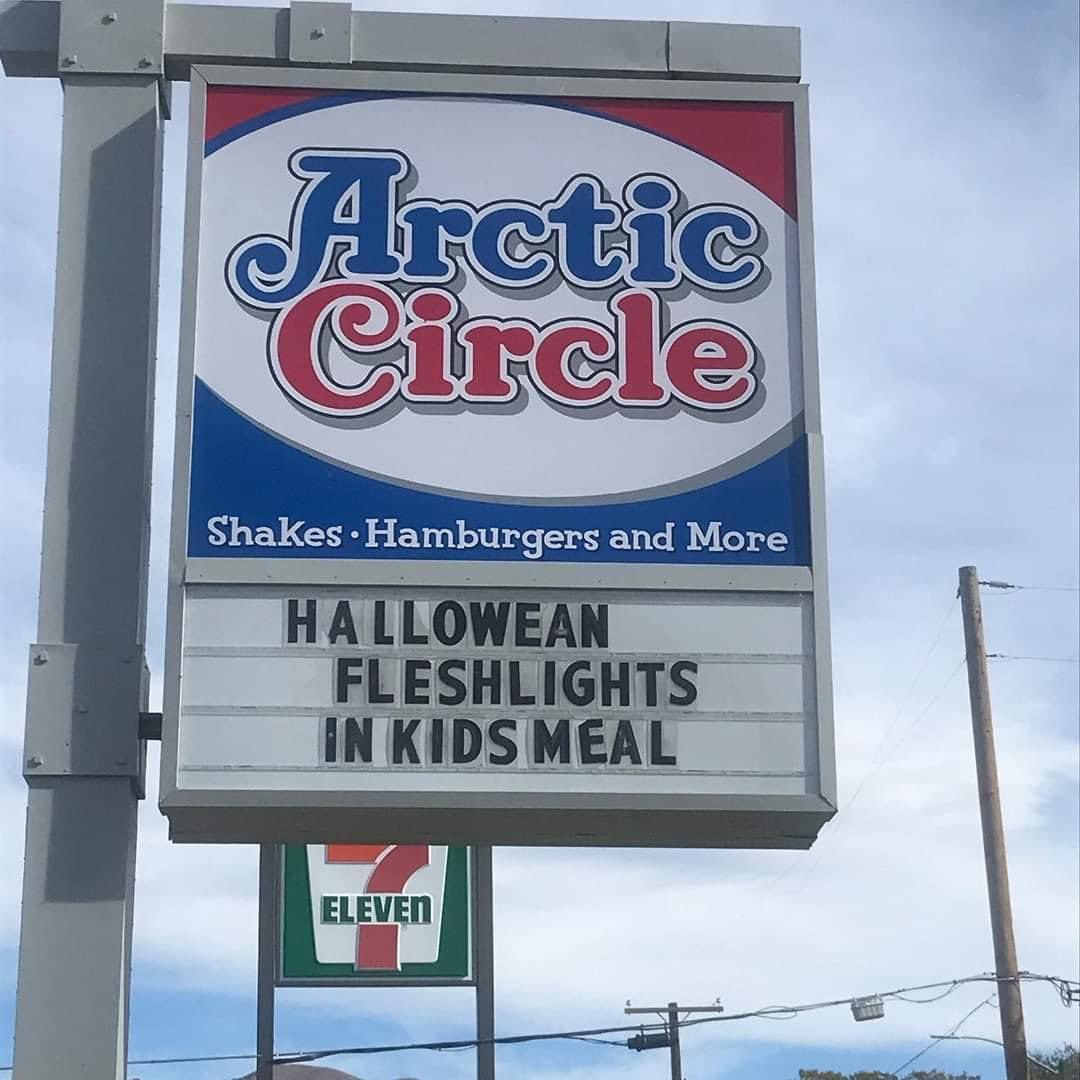 Saw this on my way to drop off my kiddo at school this morning @FailSign   Either someone got fired today.  Or #SaltLakeCity is really this naive…