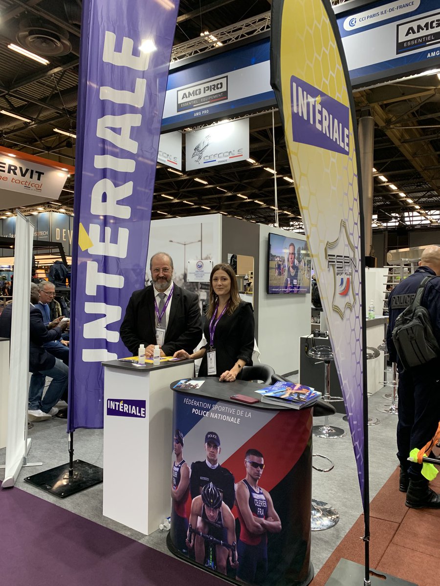 VFahrer's tweet photo. Belle journée à #milipol2021 pour la ⁦#mutuelle ⁦@Interiale⁩ . surprise d’avoir pu échanger avec ⁦@AbdoulayeK3⁩ de passage sur le stand . La #BOXPPO de #gomouv a fait sensation avec notre partenaire ⁦@FSPN_COM⁩ 🙏 céline Miralles et ⁦⁦@DBILLERET⁩ https://t.co/OK2hAEzcjX