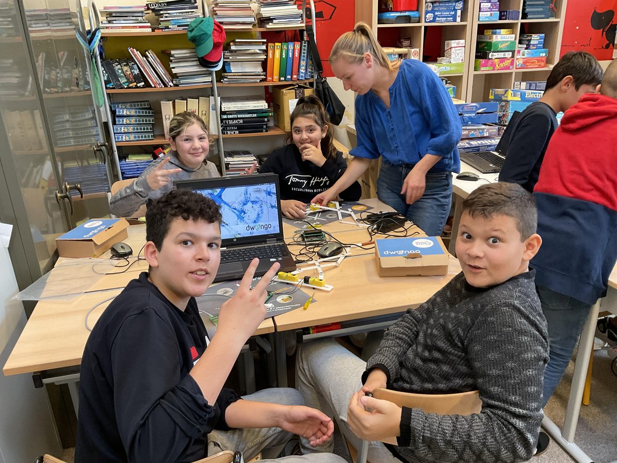 WeGoSTEM tweet media