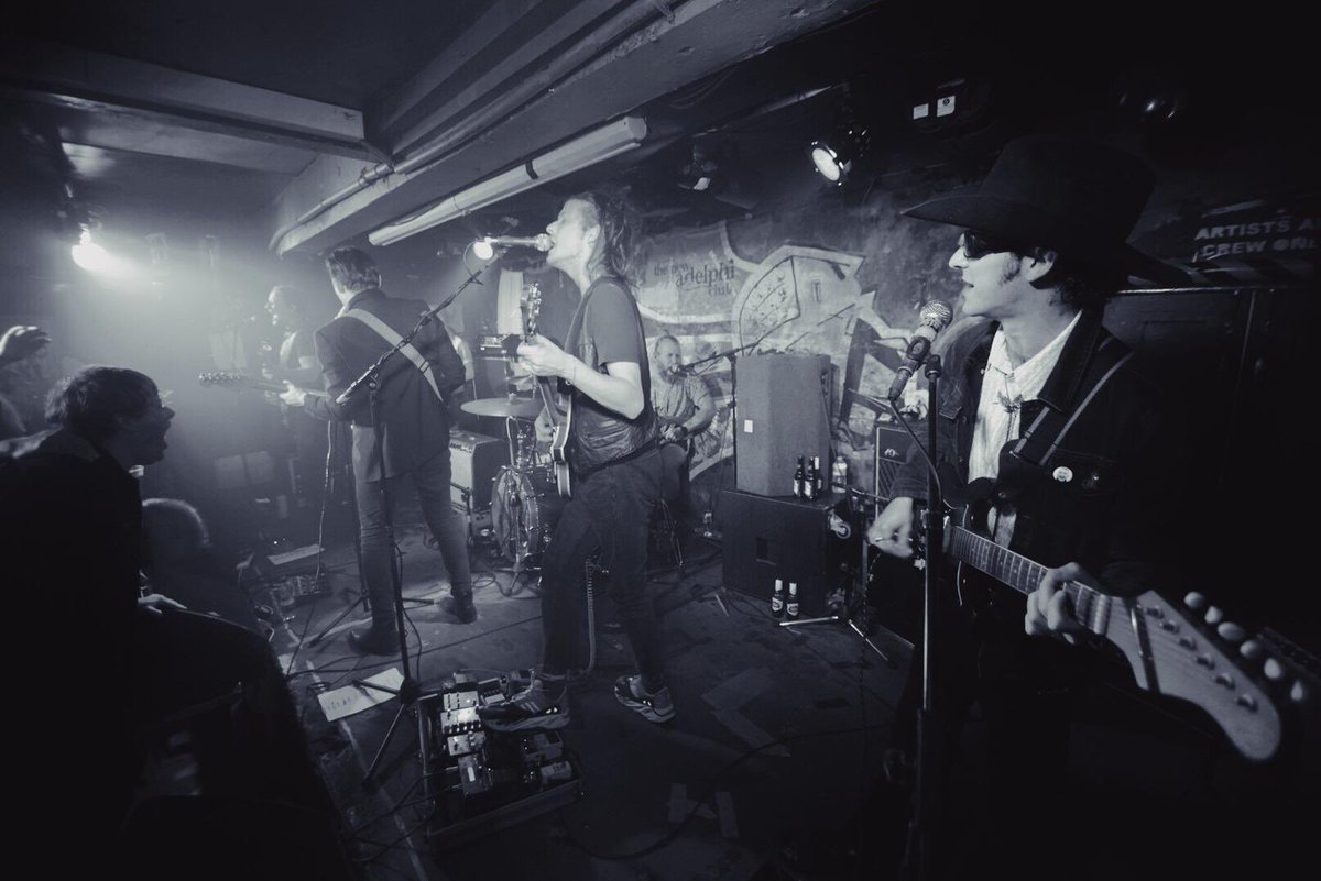 avalanche_party's tweet photo. EDINBURGH TONIGHT 💥 

@sneakypetesclub ALRIGH’ ALRIGH’ ALRIGH’

@the_moonkids supporting. Few tickets left. Original tickets remain valid from postponed gigs. GET DOWN xxx 

📸: Kyle Howells https://t.co/s03iaLlR44
