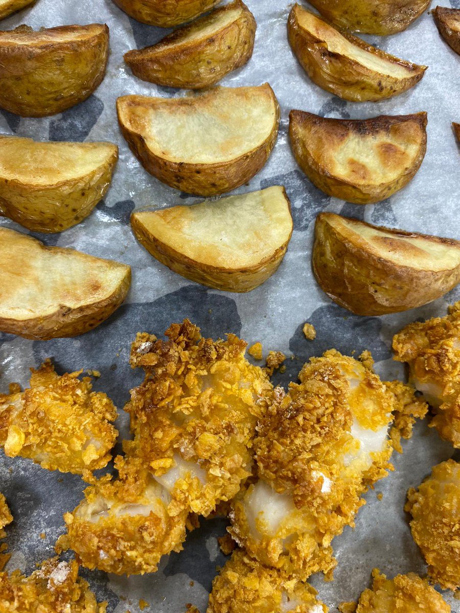 FormbyHighFood's tweet photo. Well done to our year 9 students this morning.....home made fish &amp; chips! https://t.co/GTo6wjOvfB
