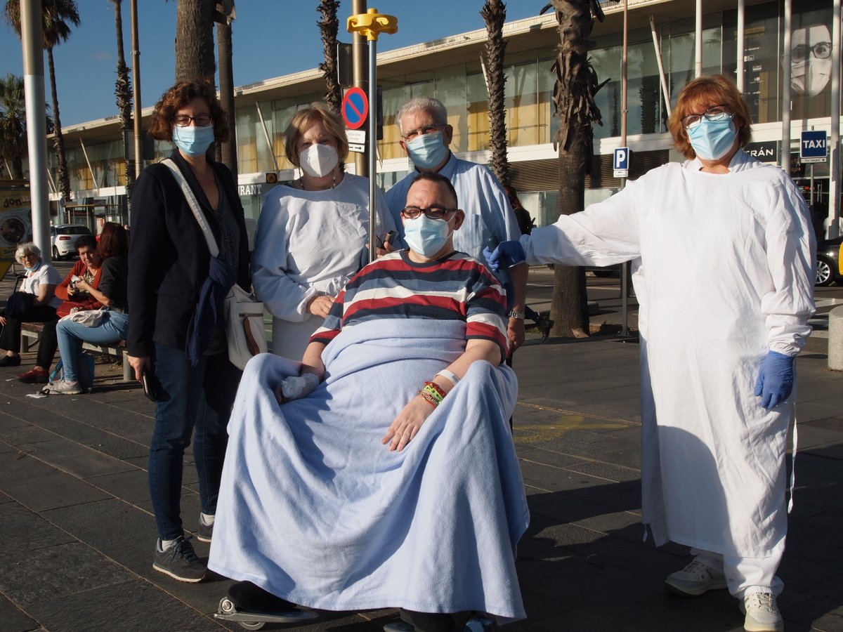 hospitaldelmar's tweet photo. Aquestes sortides ajuden al procés de recuperació dels pacients i es fan sota supervisió de l'equip mèdic i d'infermeria per garantir la seguretat dels pacients https://t.co/JmisO6gzIO