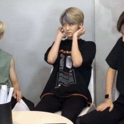 : ไม่อยากเป็นเพื่อน!!
: น่อจะตะโกนไมง่ะ