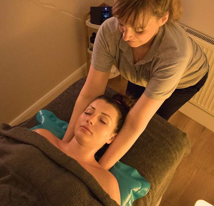Elaine is an ideal consultant for Deep Tissue #Massage, Hot Stone Therapy, Beauty Therapy, Health Studies, Sports Massage and Reflexology. Sound good?! Please call 020 7730 8437 or email reception@sloane-square-clinic.co.uk to book in!