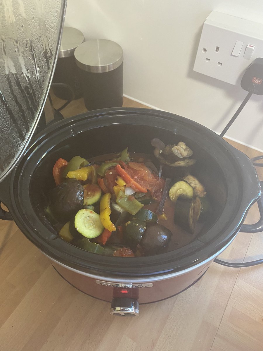Mrs_S_Field's tweet photo. Year 3 have made ratatouille today. We will let you know what it tastes like. It smells amazing. @AveleySchool @Mrs_S_Field @L_Creasey https://t.co/8J9DllH5UW